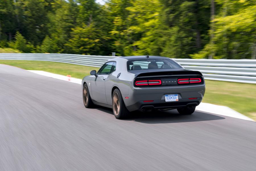  Dodge Challenger SRT Hellcat (LC) 2018 года  (фото 20 из 25)